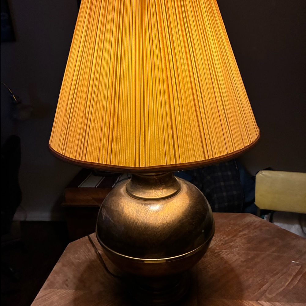 Elegant Gold Table Lamp